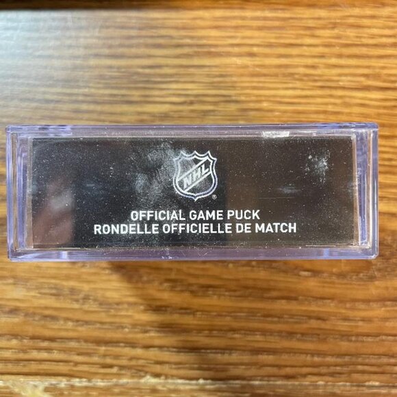 NHL Chicago Blackhawks Official Game Puck. New in case. 2016 release. - Picture 5 of 5